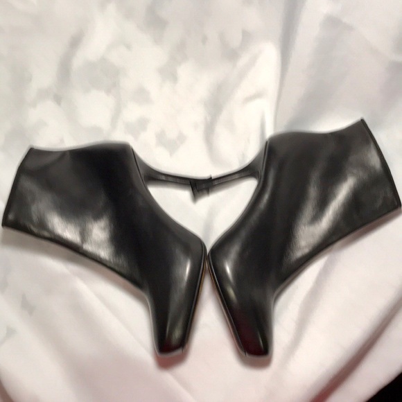 Donna Karan Collection / Leather Bootie / NWOT/💜HP💜 - Picture 3 of 8